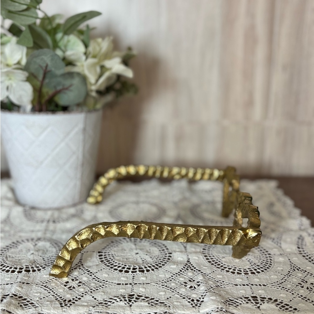 Sagebrook Home Metal Gold Heart-Shaped Glasses - Picture 2 of 8